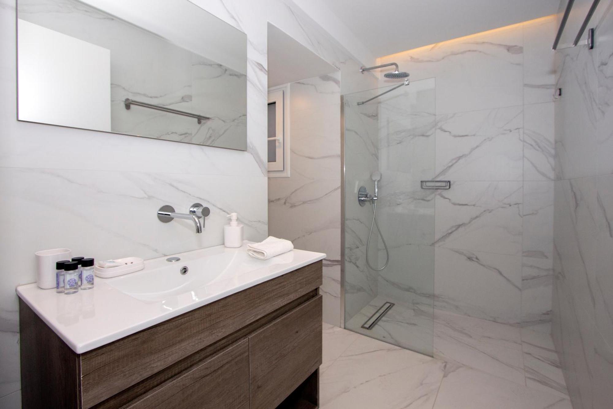 Frinely Apartments Athens Ngoại thất bức ảnh